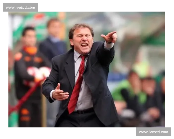 萨里怒批裁判:麦肯尼该被罚下,拉齐奥下半场零压力 萨里怒批裁判:麦肯尼该被罚下,拉齐奥下半场零压力