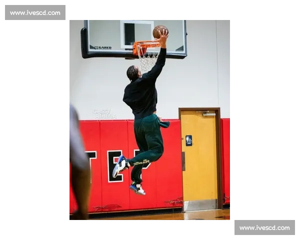 安踏 KT11 杭州首发:致敬克莱生涯,实战性能获赞 安踏 KT11 杭州首发:致敬克莱生涯,实战性能获赞